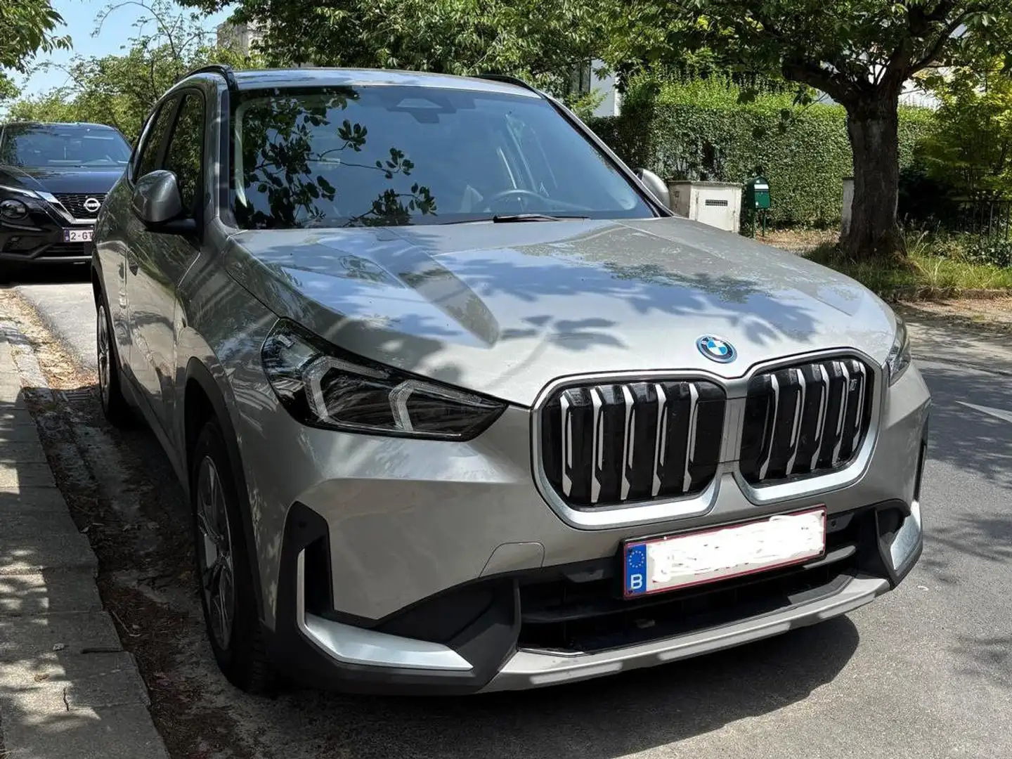 BMW iX1 iX1 66.5 kWh xDrive30 Zilver - 1