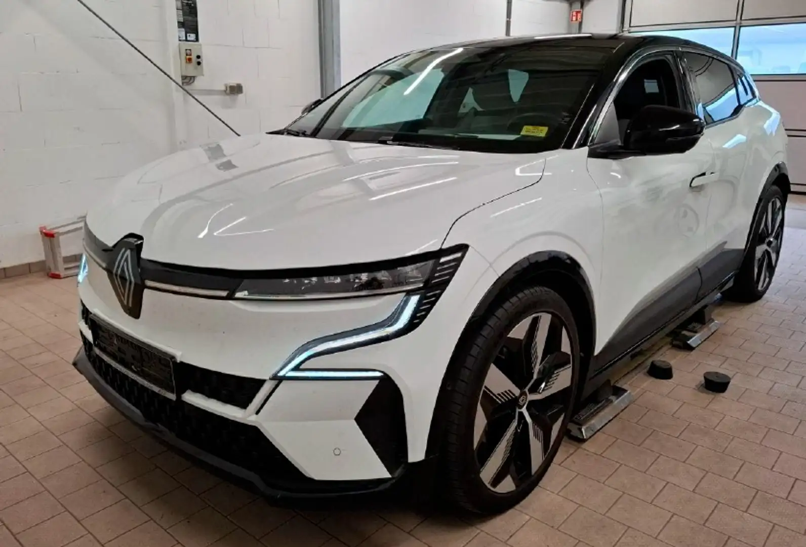 Renault Megane E-Tech EV60 220 Techno optimum charge Weiß - 1