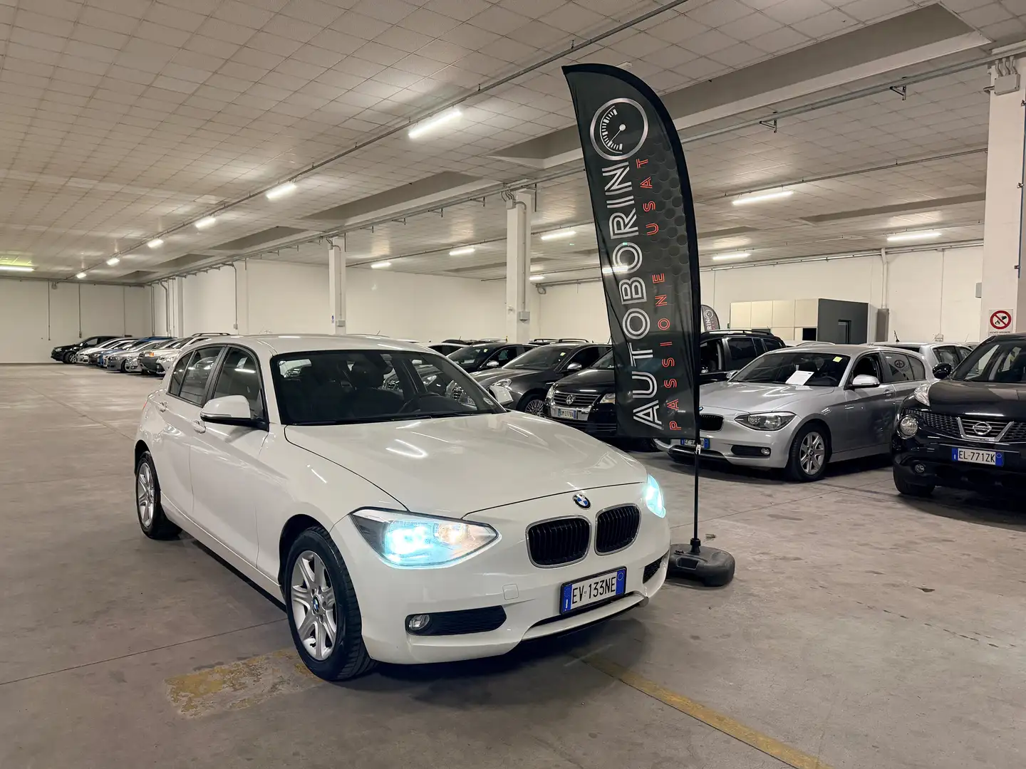 BMW 114 Serie 1 F/20-21 2014 114d 5p Unique Blanc - 1