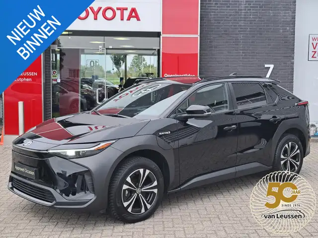Toyota bZ4X Dynamic 71 kWh WARMTEPOMP STOEL/STUURVERWARMING NA