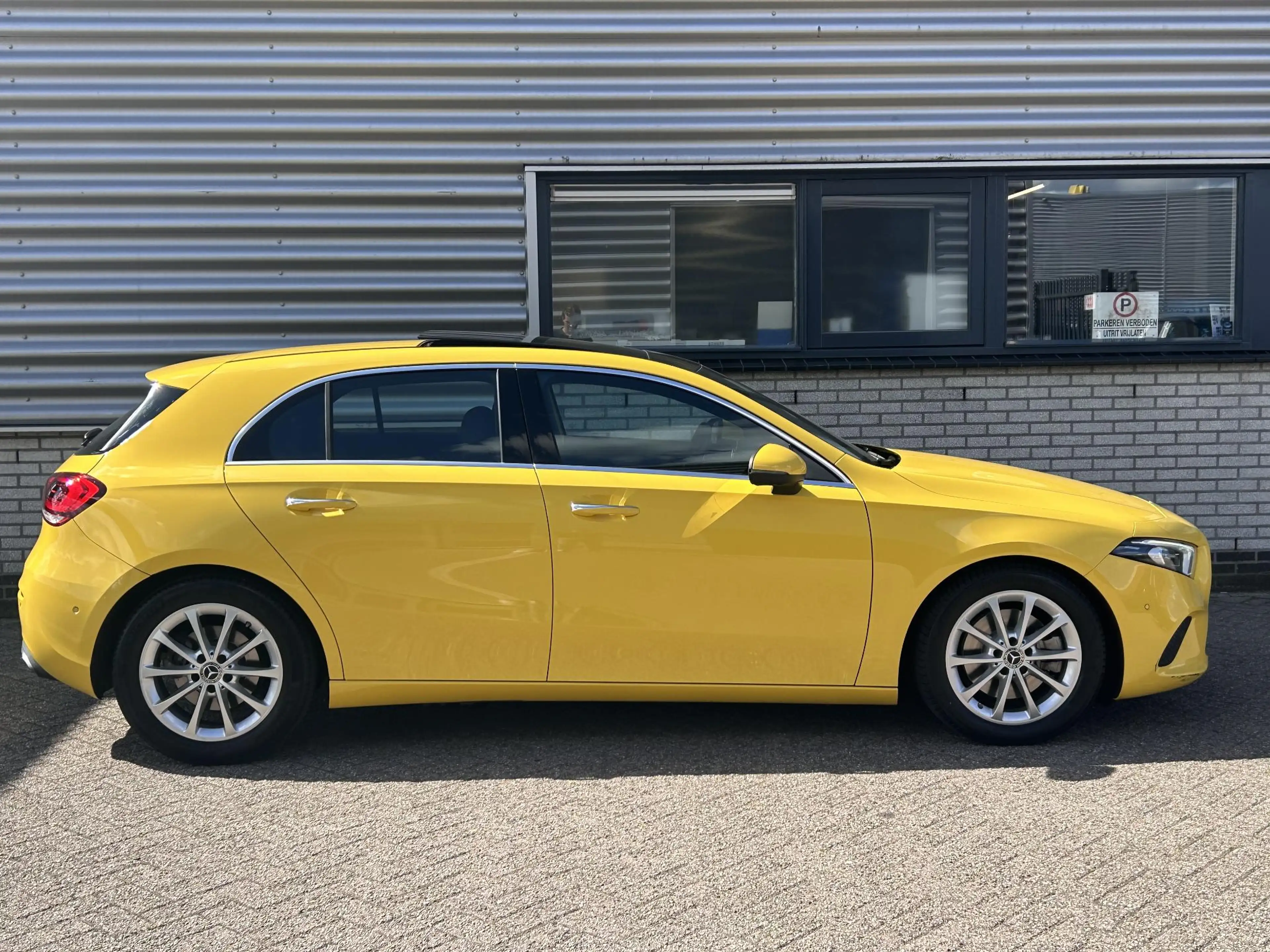 Mercedes-Benz A 220 Launch Edition Premium Plus | Panoramadak | Burmes — photo 4