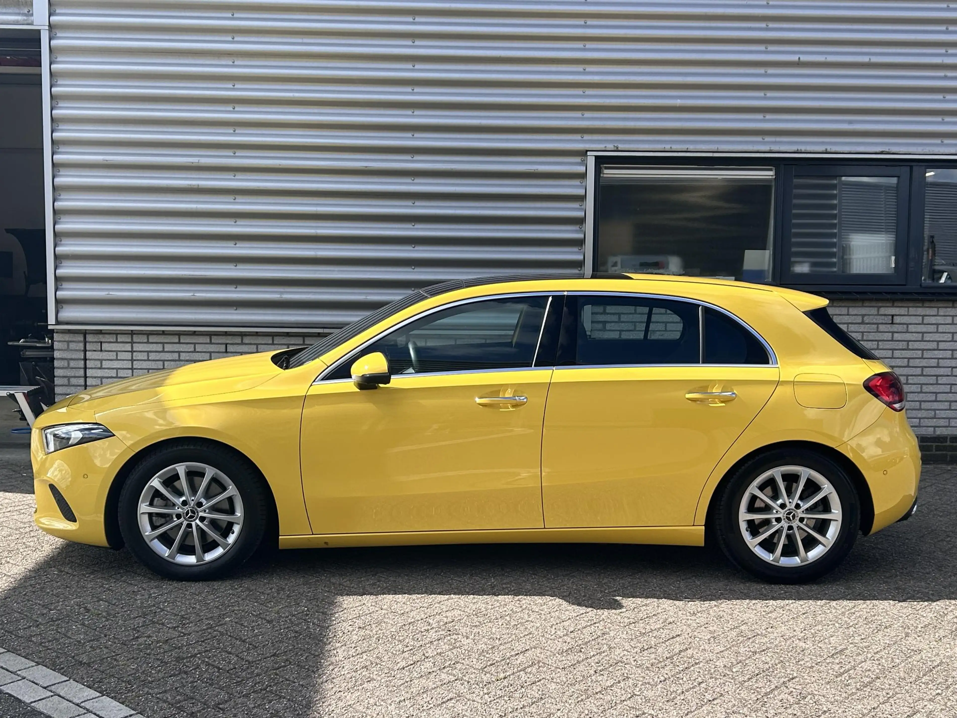 Mercedes-Benz A 220 Launch Edition Premium Plus | Panoramadak | Burmes — photo 3