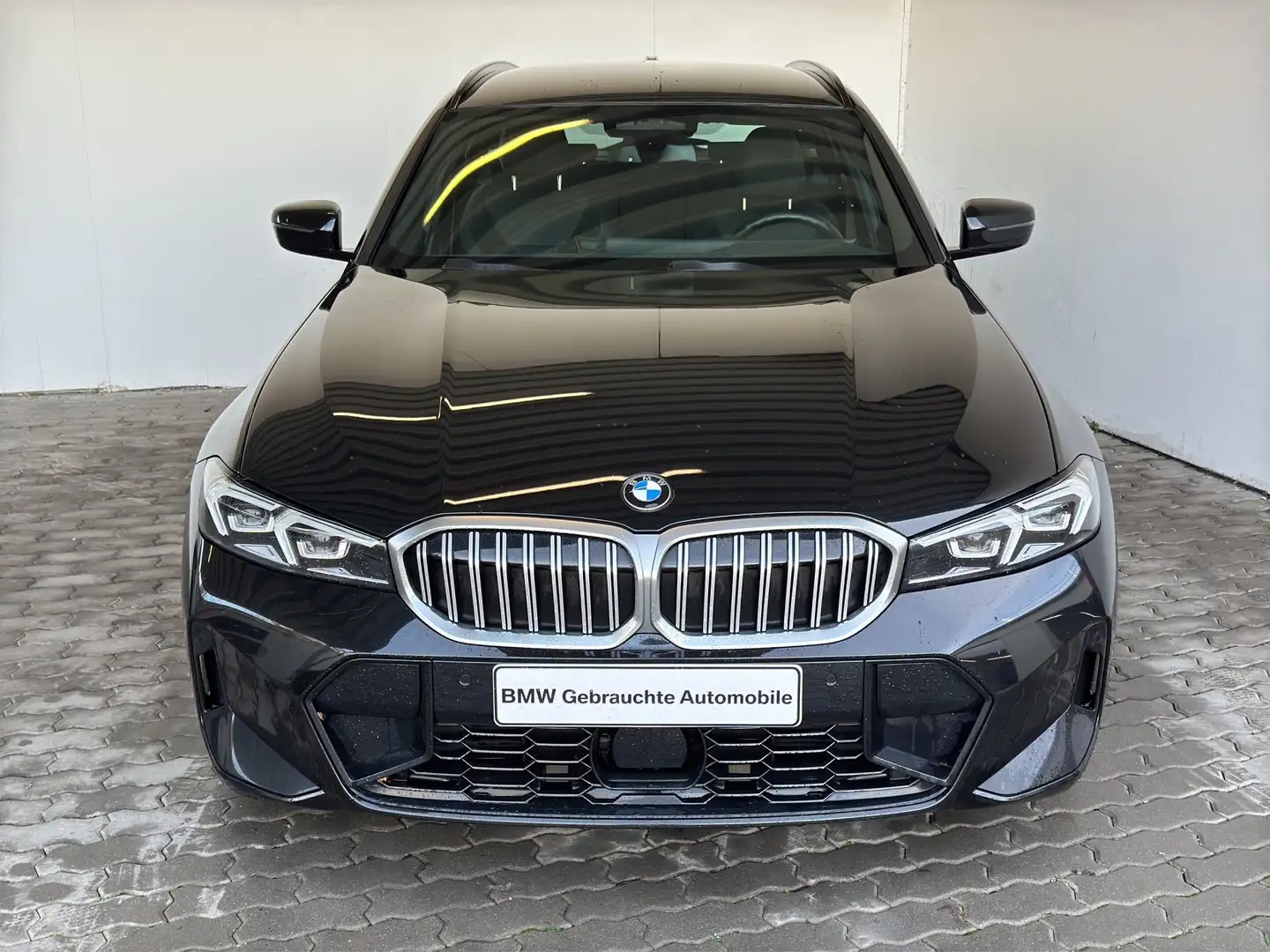 BMW 320 d xDrive Tour. M Sport Navi.LED.KomfZg.ACC.RK Schwarz - 2