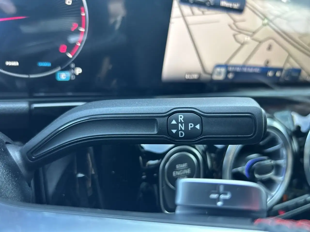 Mercedes-Benz GLA снимка Mercedes-Benz GLA