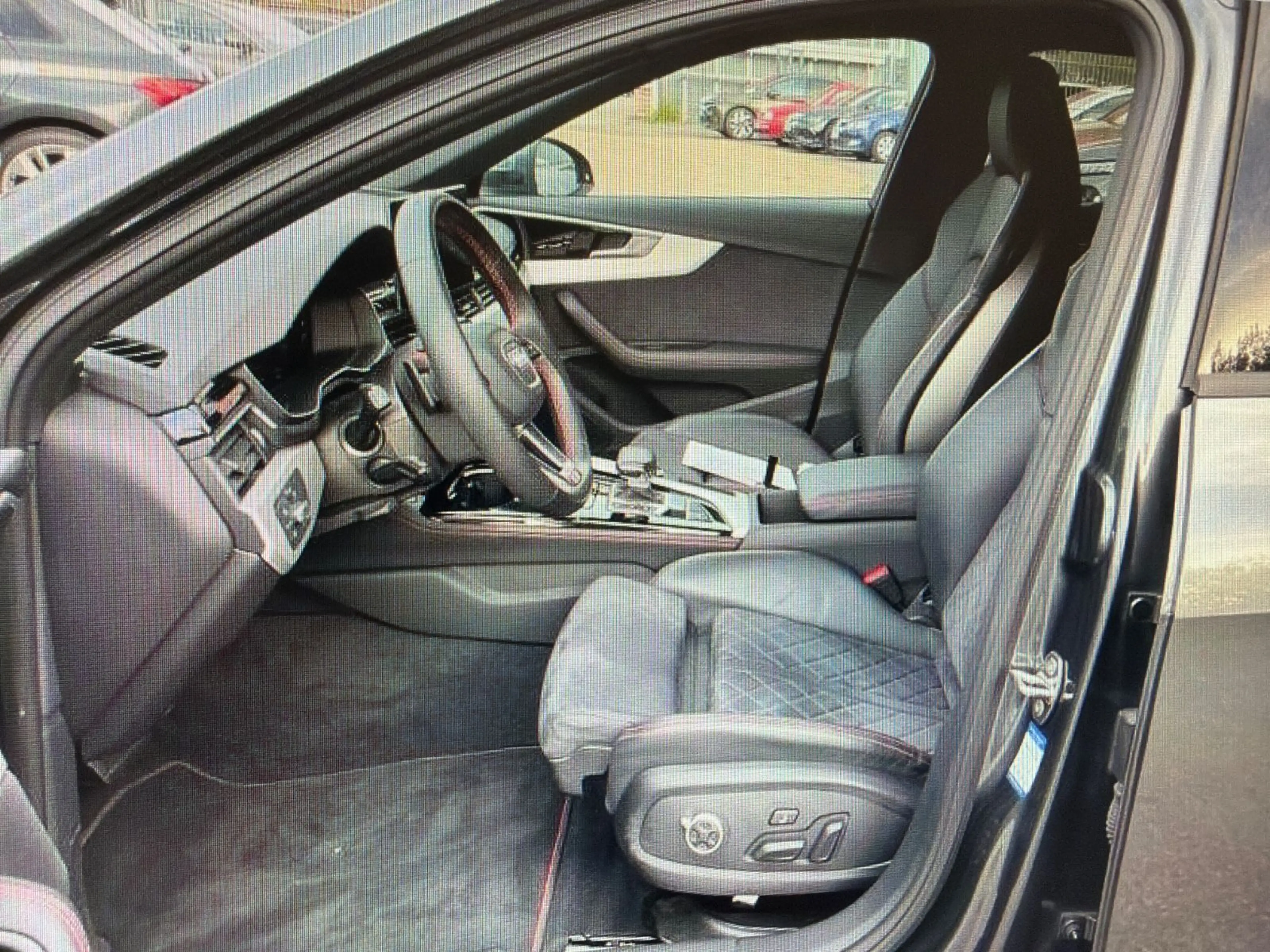 Audi A4 Avant 40 TDI quattro S line/S-SITZE/TOTWINKEL — photo 3