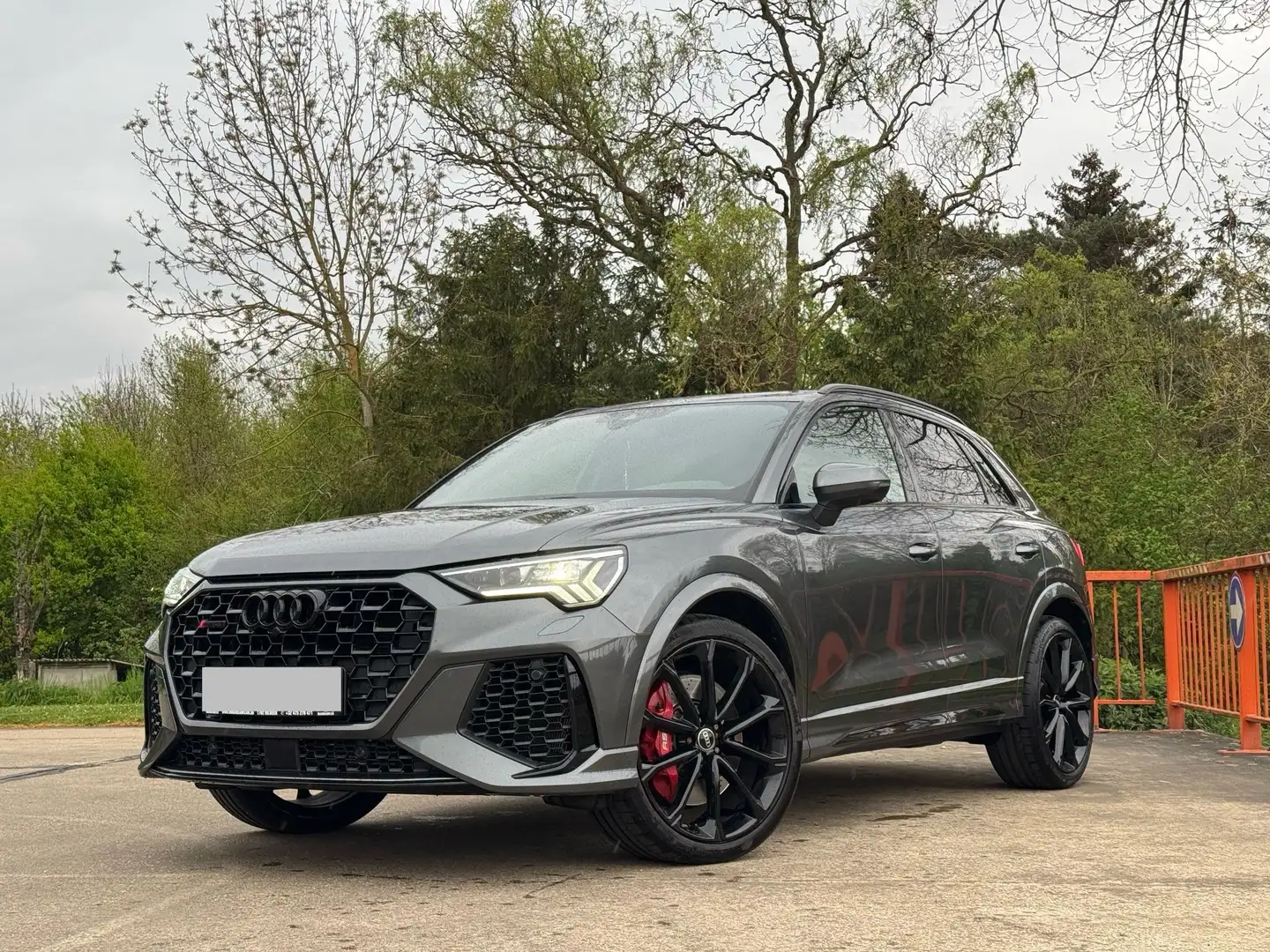 Audi RS Q3 2.5 TFSI quattro S tronic Grijs - 1