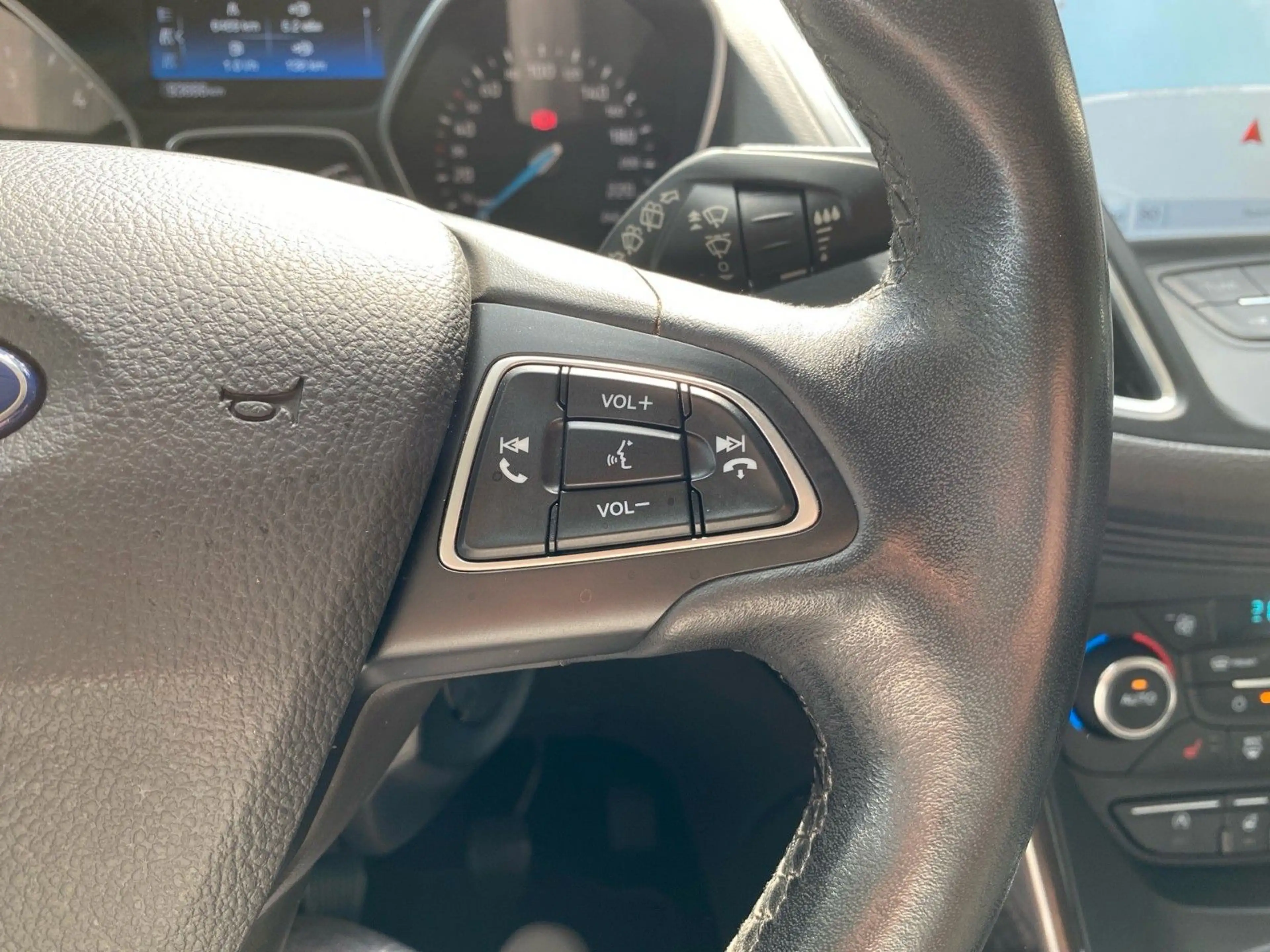 Ford C-Max C-MAX Titanium — photo 11