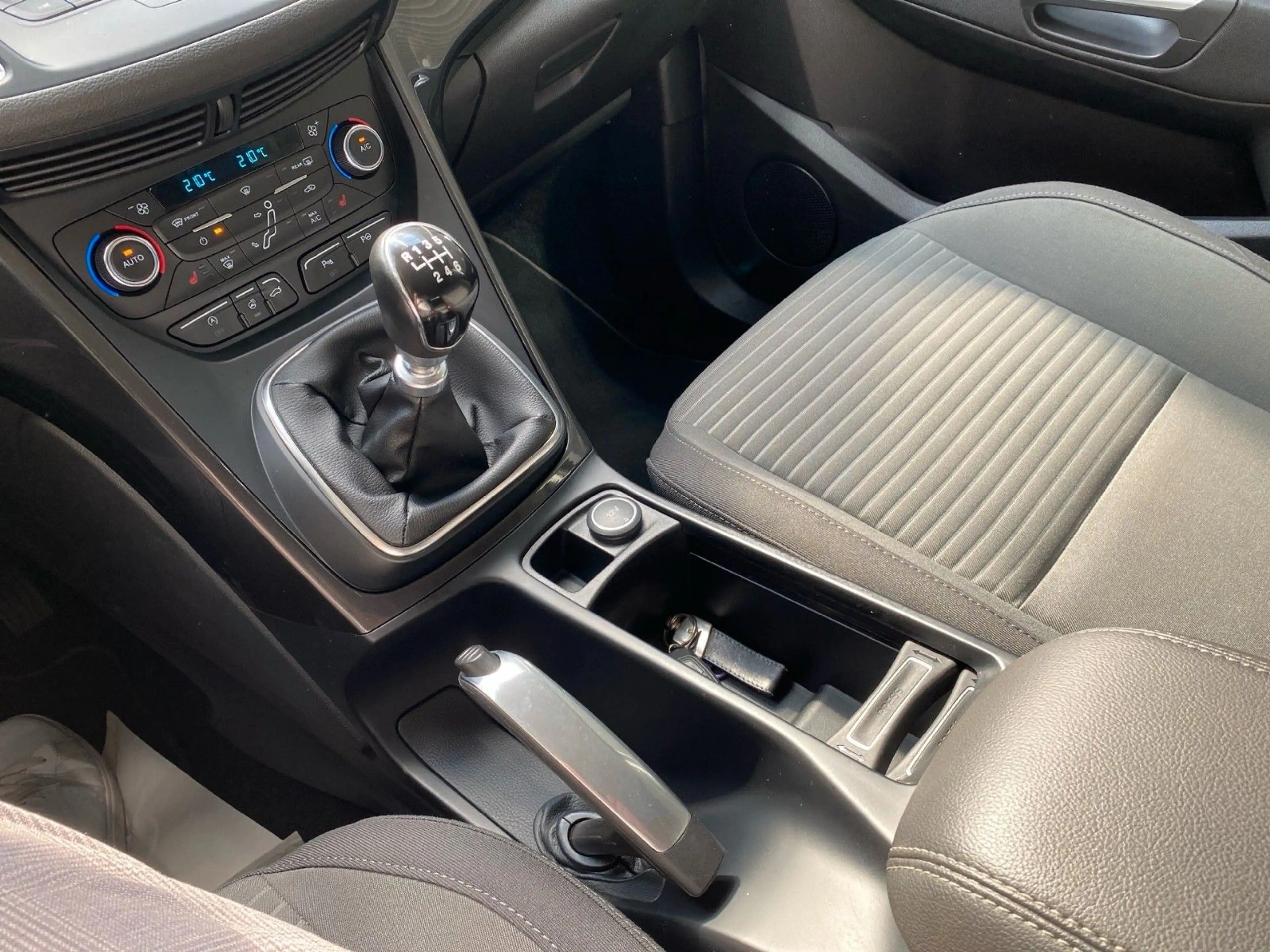 Ford C-Max C-MAX Titanium — photo 13