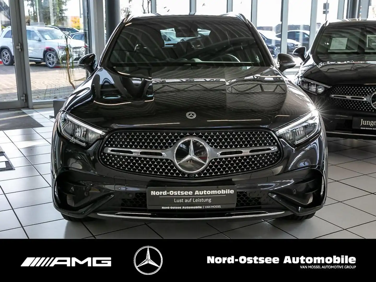 Mercedes-Benz GLC 300 d 4M AMG MBUX LED SHZ KEYLESS-GO Grau - 2
