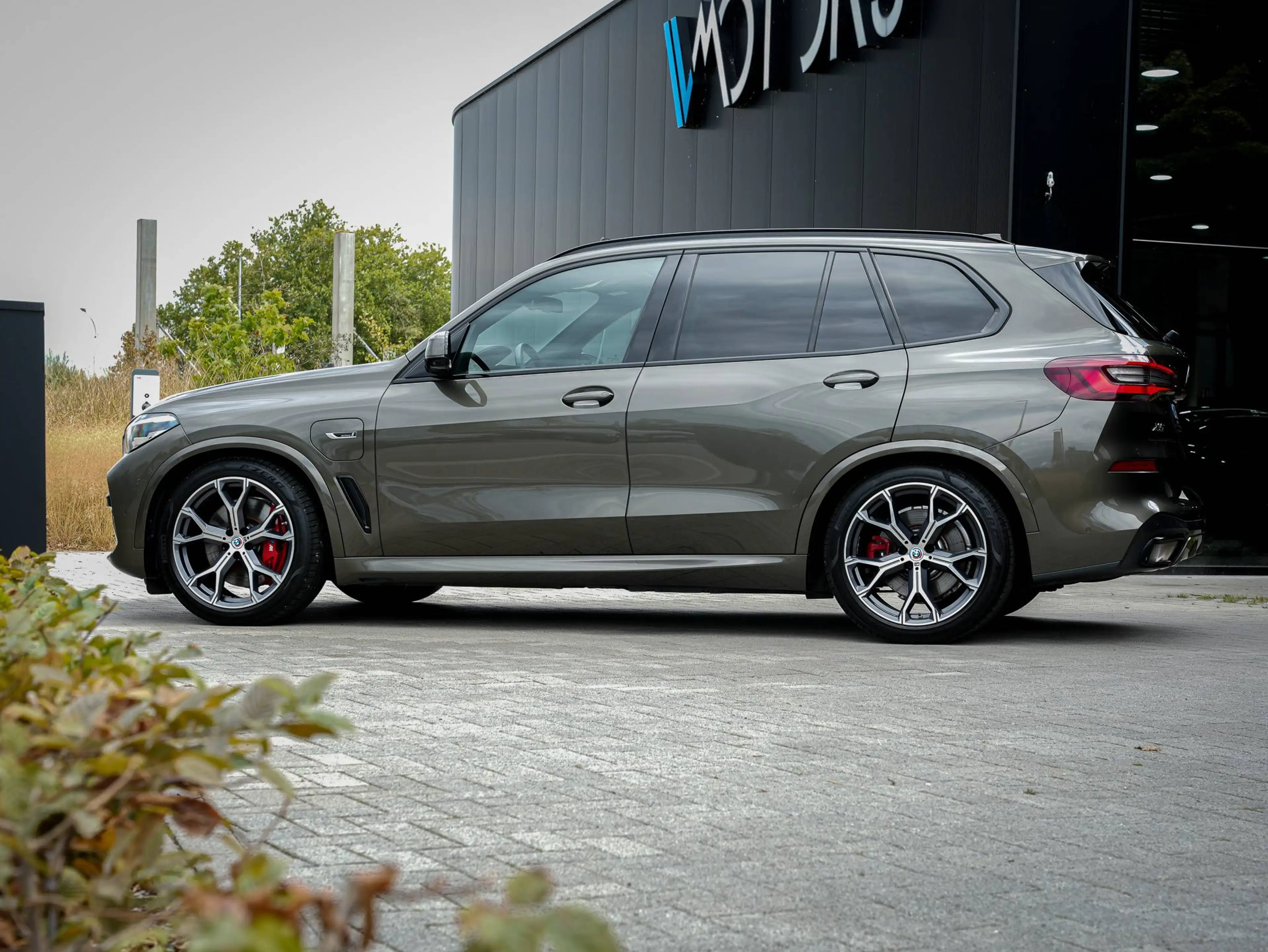 BMW X5 xDrive45e - M Sport - Sky Lounge - ACC - Luchtvering - Massage - Ventilatie - ACC - 360° - HUD — photo 2