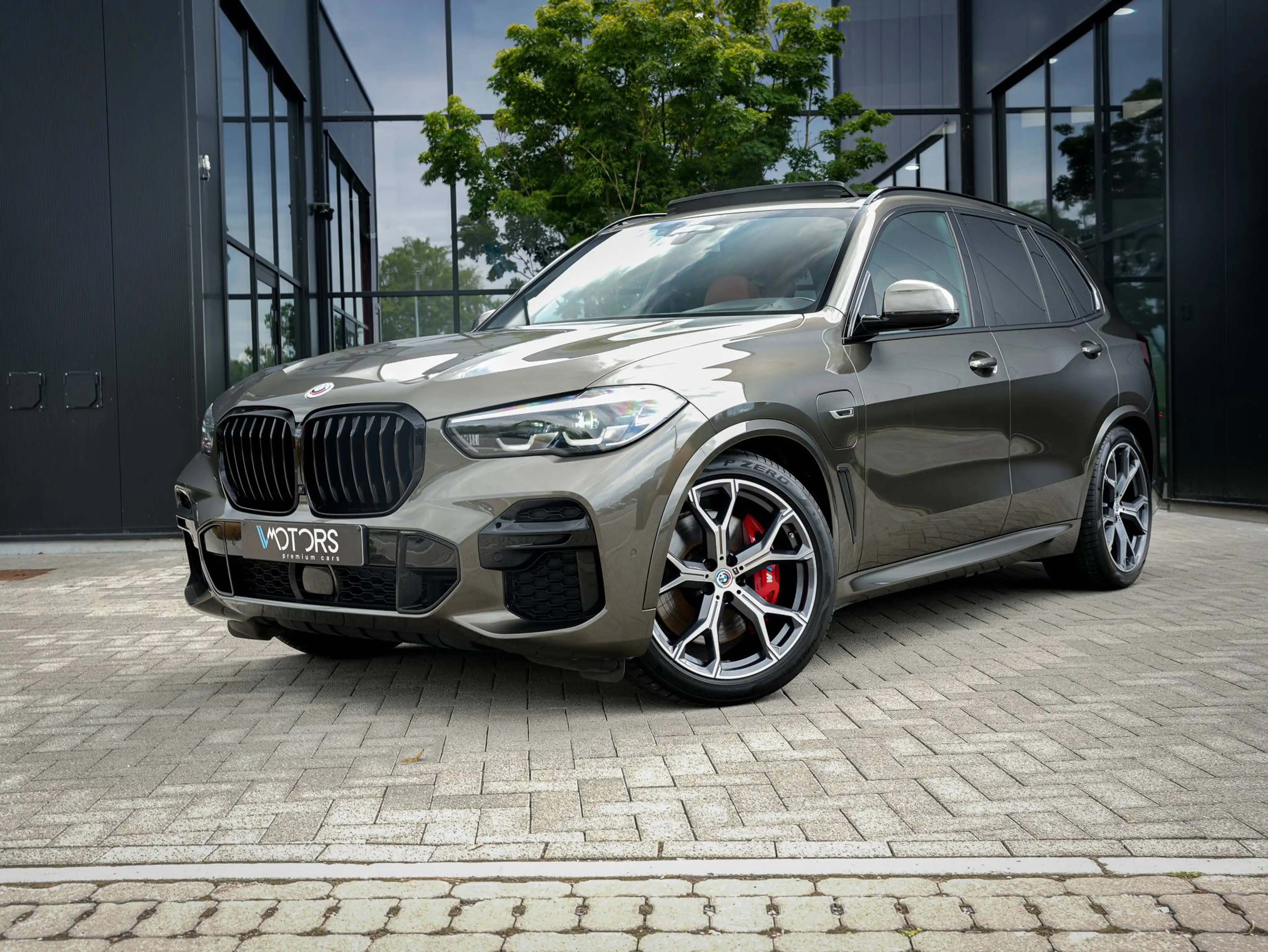 BMW X5 xDrive45e - M Sport - Sky Lounge - ACC - Luchtvering - Massage - Ventilatie - ACC - 360° - HUD
