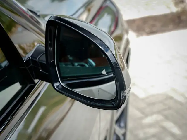 BMW X5 Xdrive45e view 12
