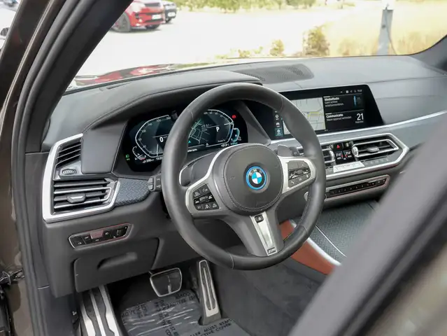 BMW X5 Xdrive45e view 14