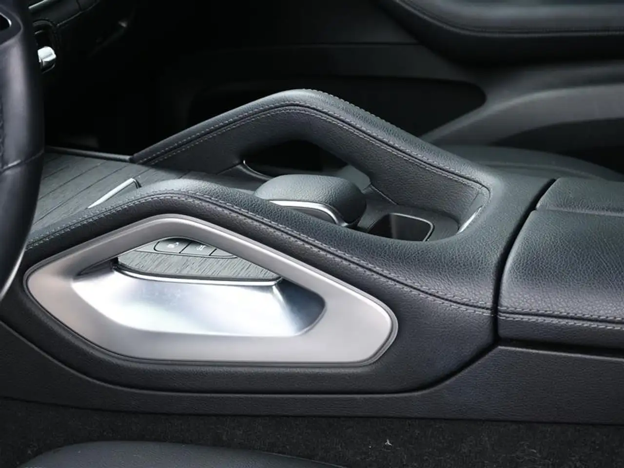 Mercedes-Benz GLE снимка Mercedes-Benz GLE