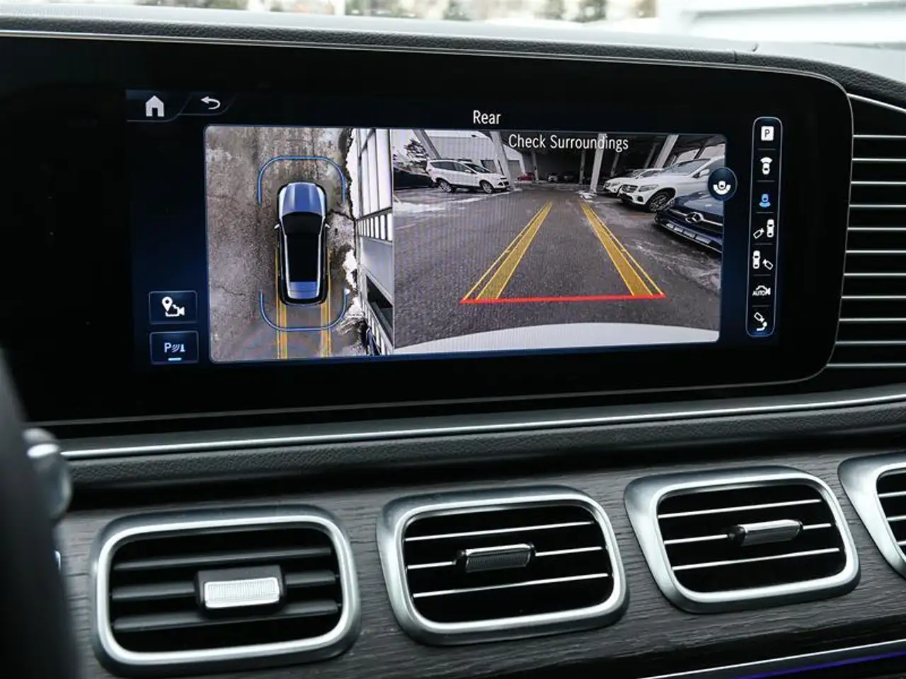 Mercedes-Benz GLE снимка Mercedes-Benz GLE