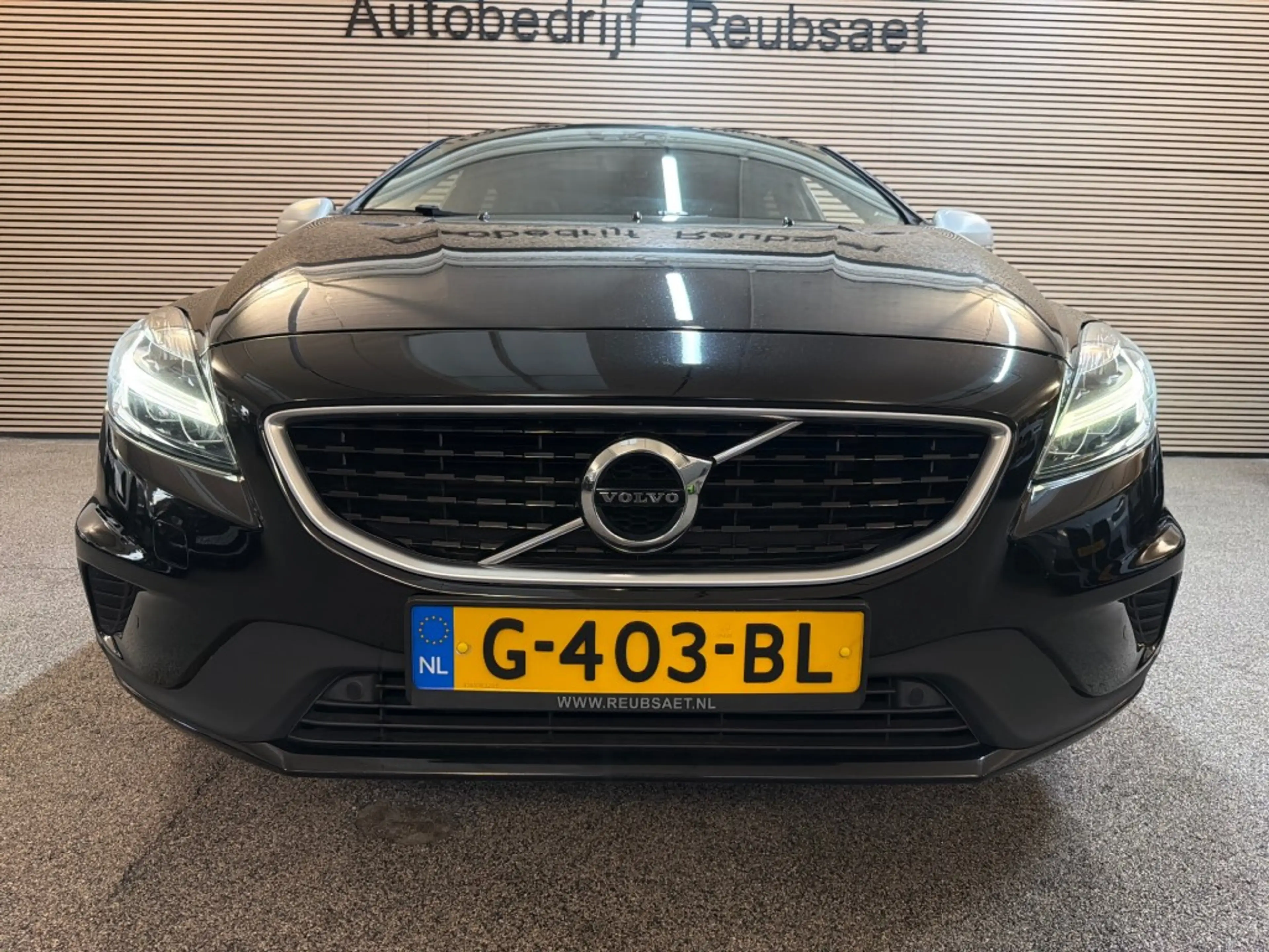 Volvo V40 1.5 T3 R-Design Nap Panodak Clima Navi Cruise Trek — photo 3