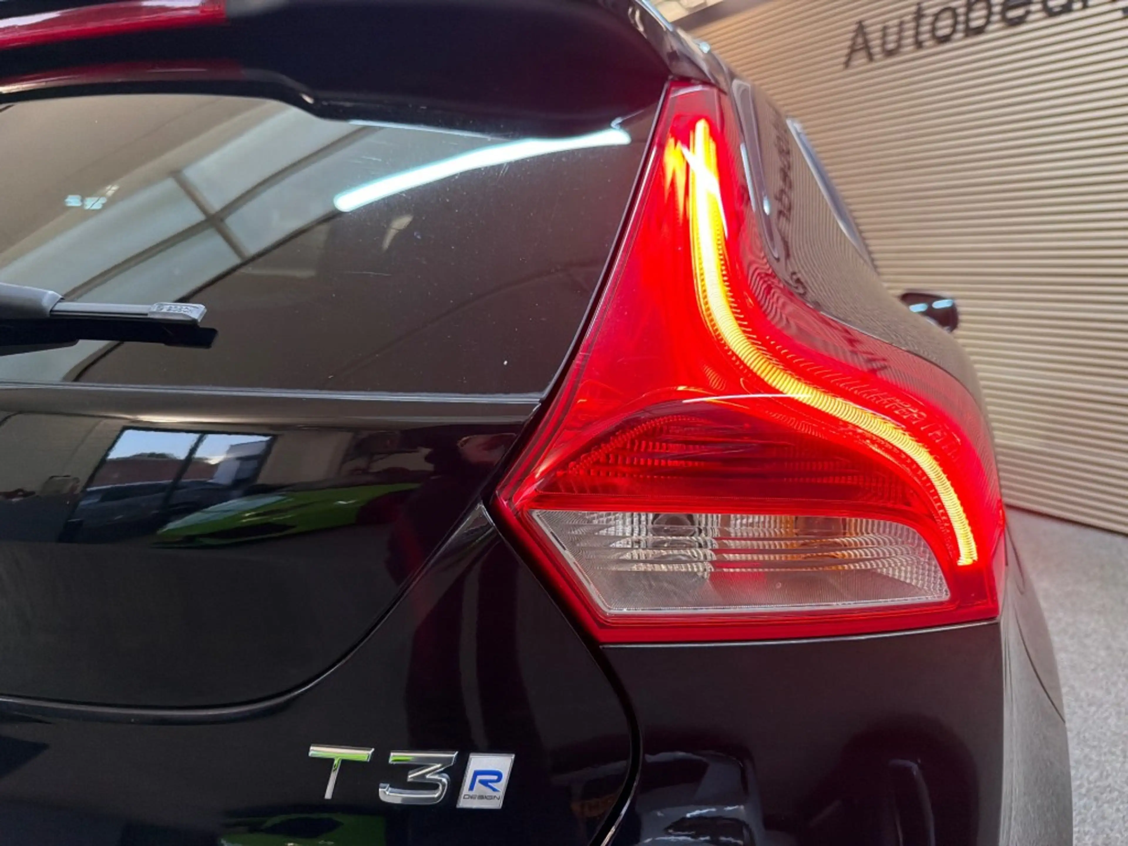 Volvo V40 1.5 T3 R-Design Nap Panodak Clima Navi Cruise Trek — photo 10