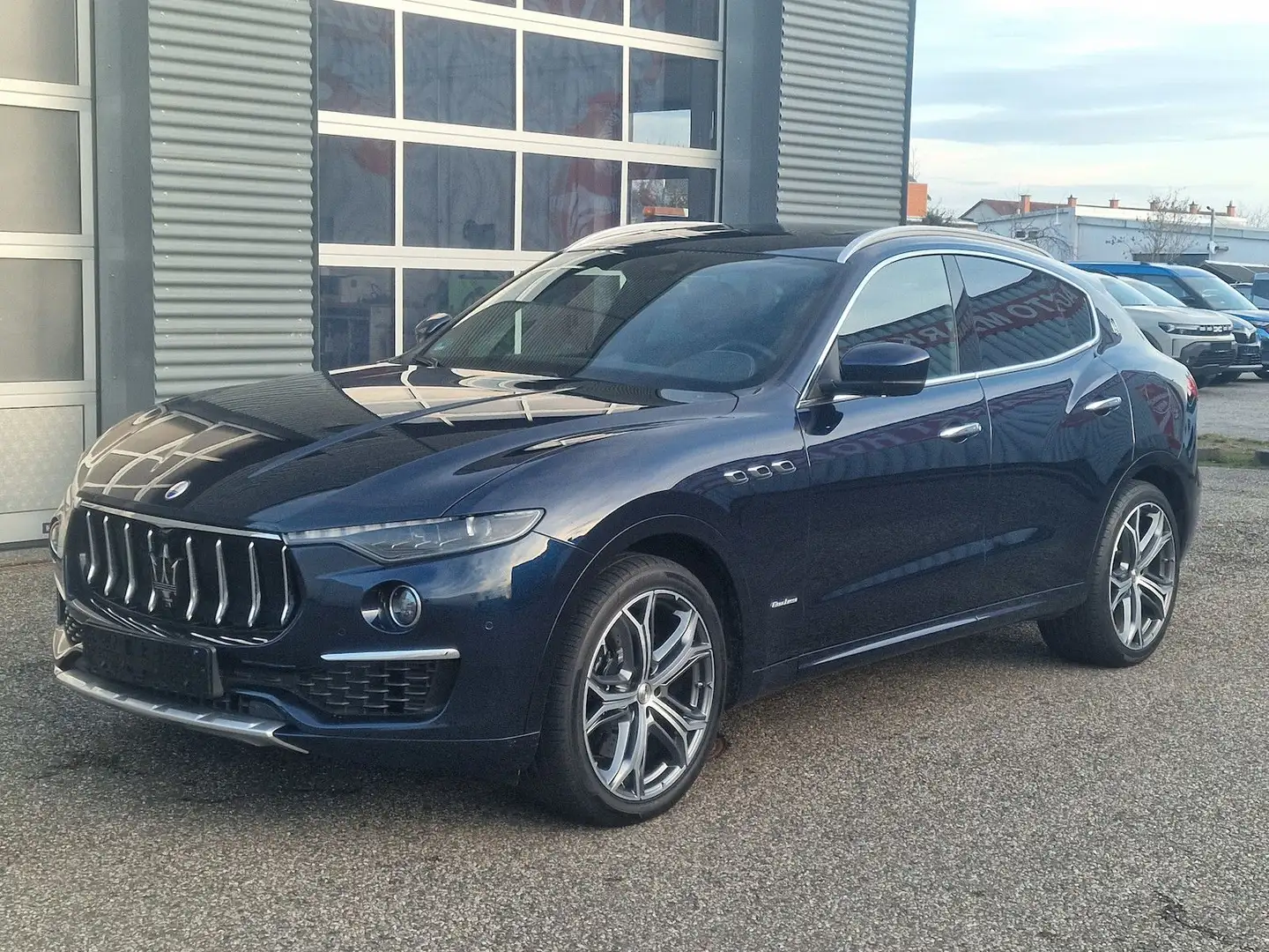 Maserati Levante Q4 Grand Lusso Blau - 1