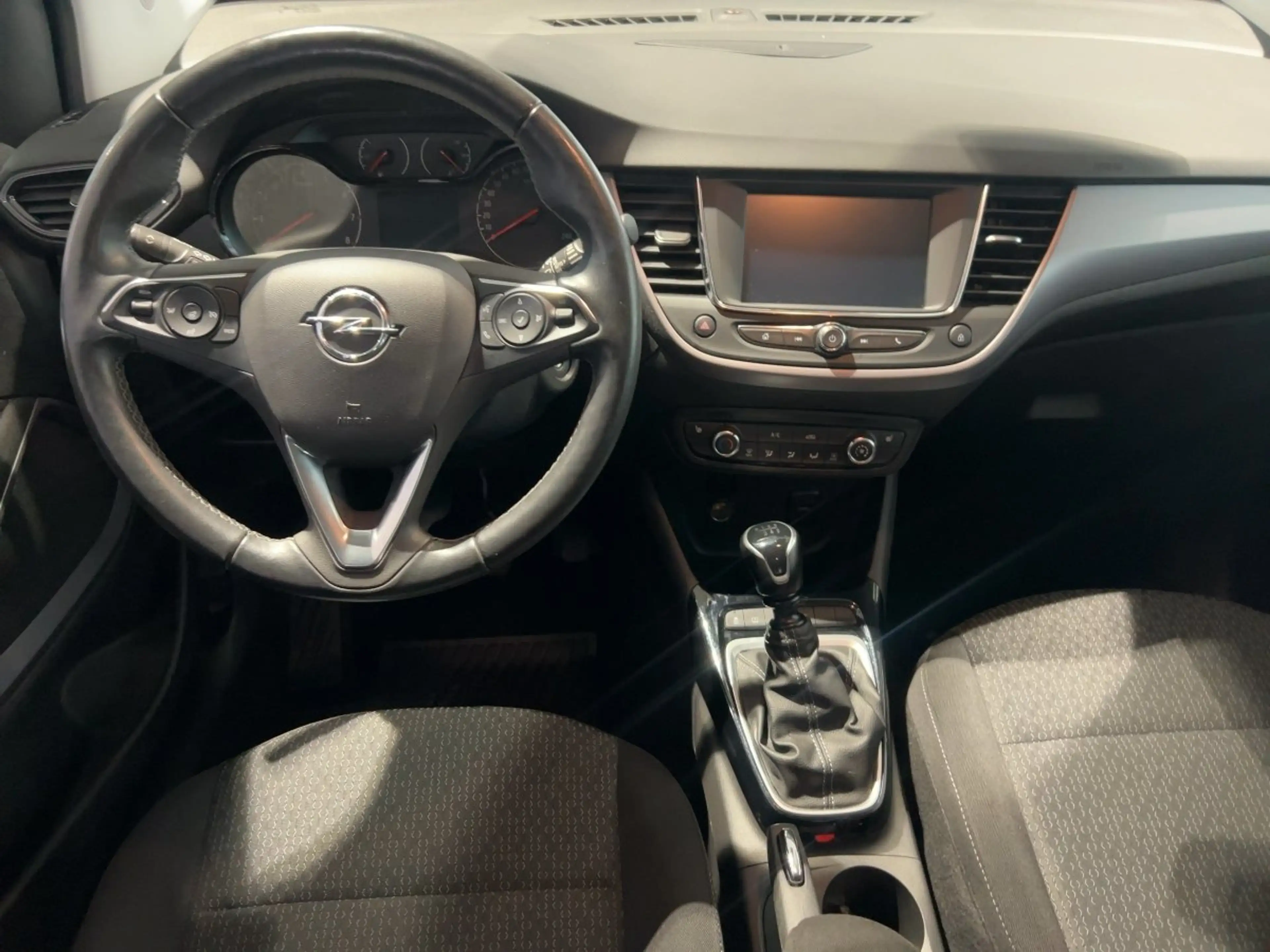 Opel Crossland 1.2 Turbo Enjoy LED+SHZ+Fernlichtass. — photo 9