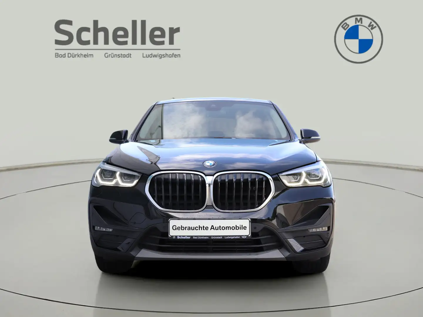 BMW X1 sDrive18d Advantage HiFi DAB LED RFK Navi Zwart - 2