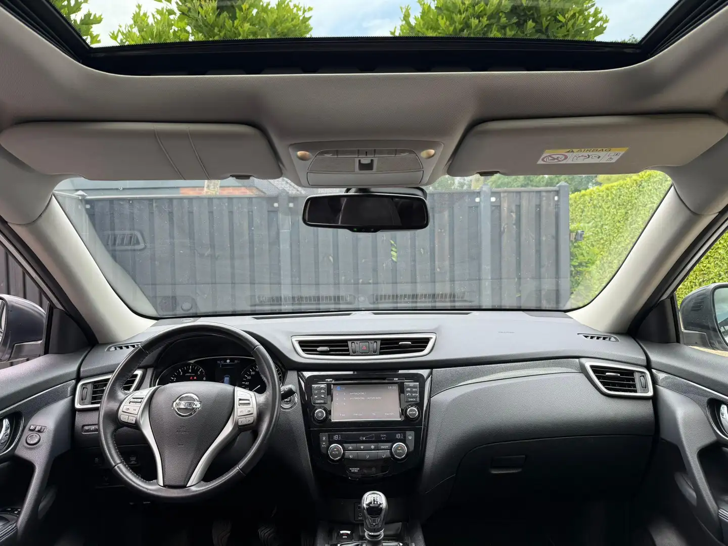 Nissan X-Trail 1.6 DIG-T Connect Edition Trekhaak NAP PANO Grijs - 2