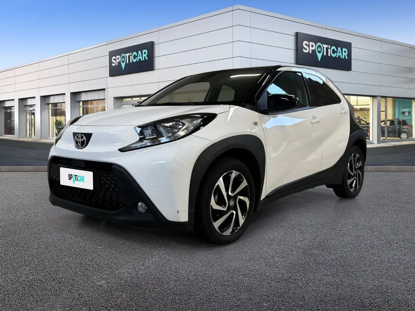 Toyota Aygo X 1.0B (72 CV) Trend S-CVT Blanc - 1