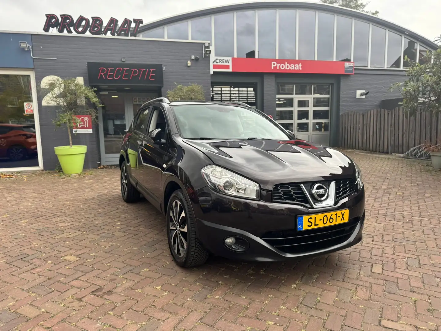 Nissan Qashqai 2.0 Acenta 4WD Paars - 1