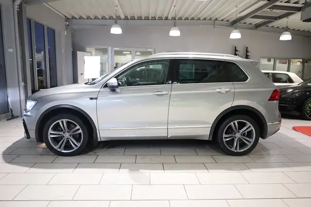 Volkswagen Tiguan view 2