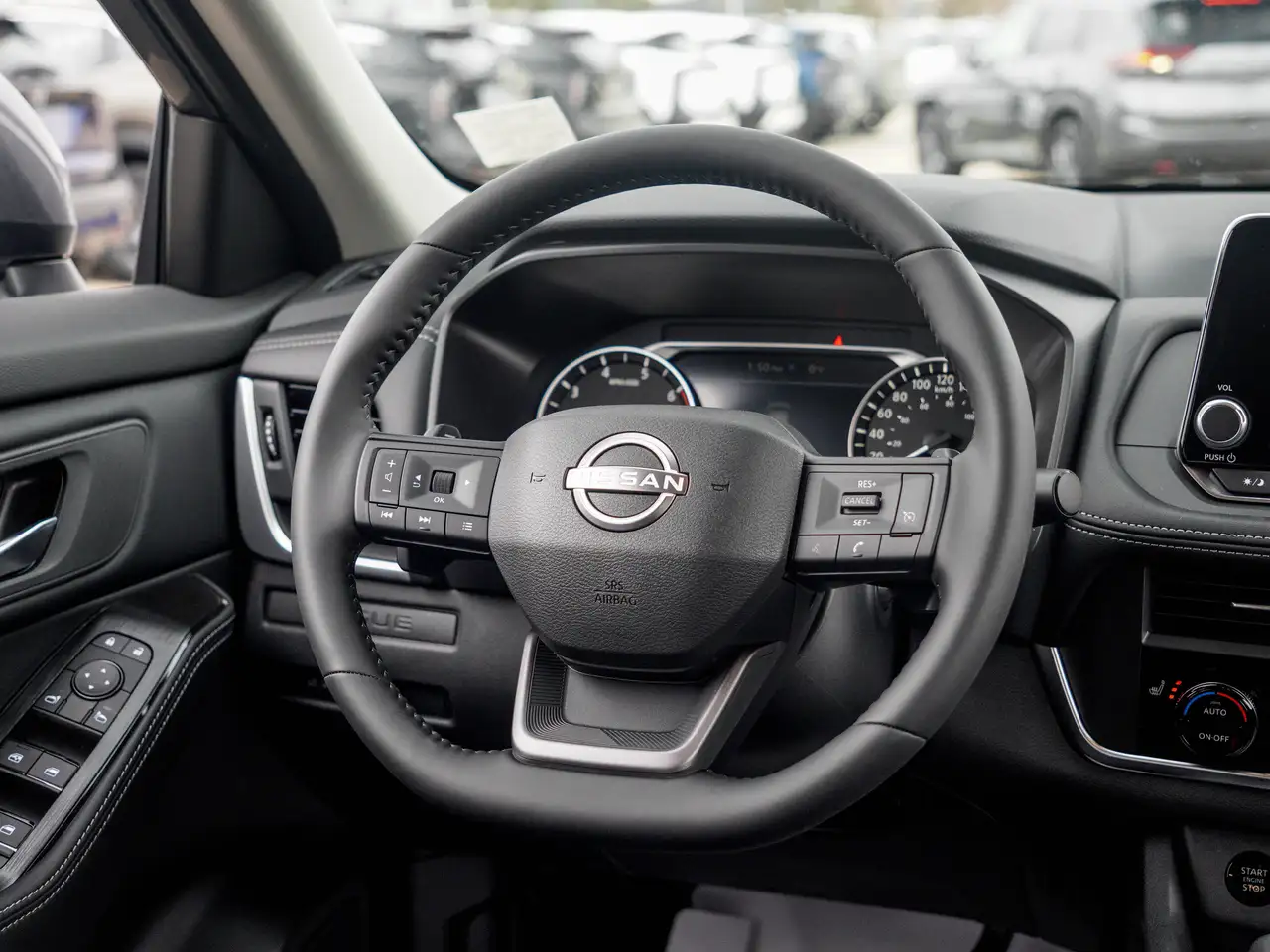 Nissan Rogue снимка Nissan Rogue
