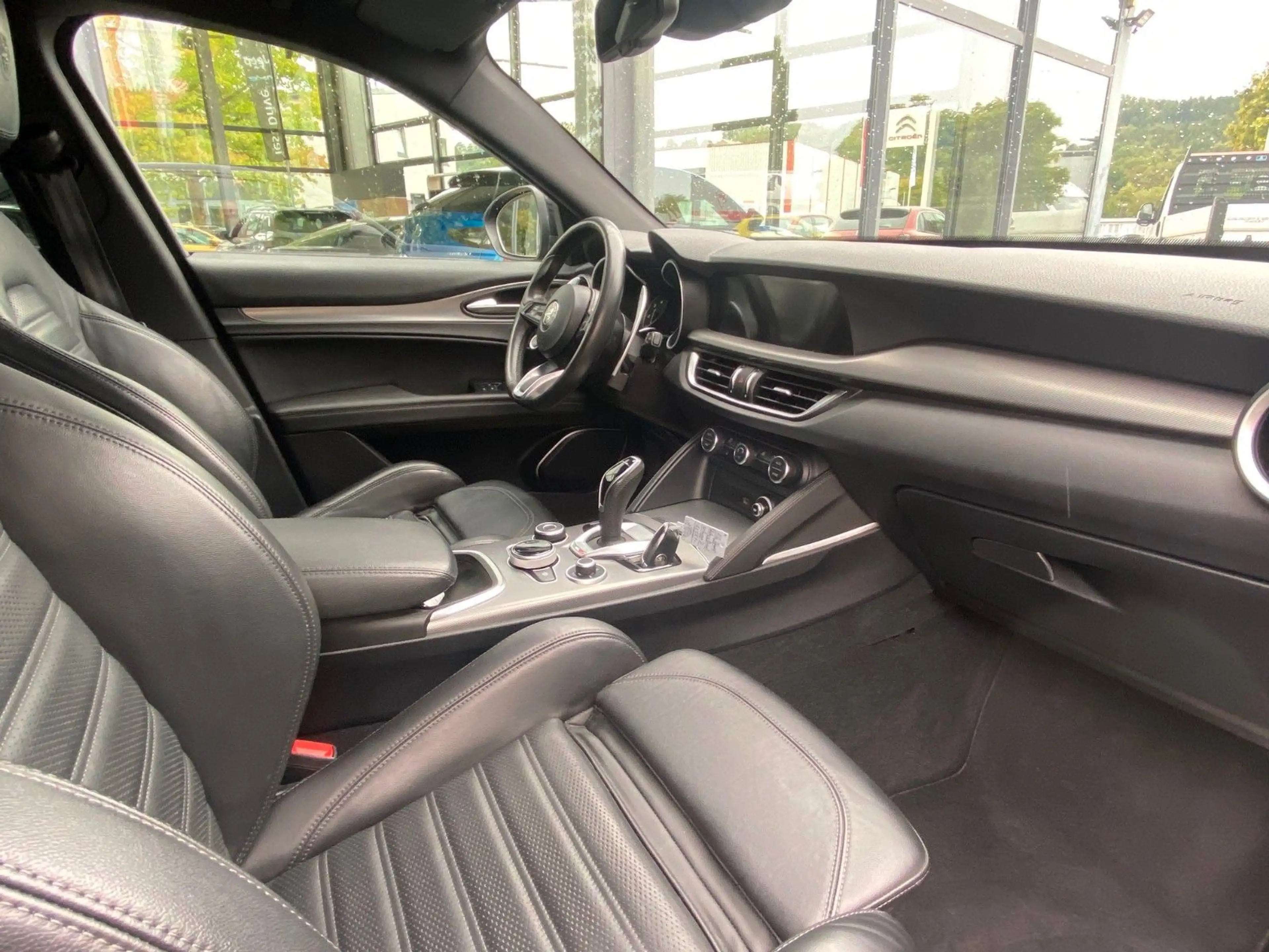 Alfa Romeo Stelvio Veloce Q4 — photo 10