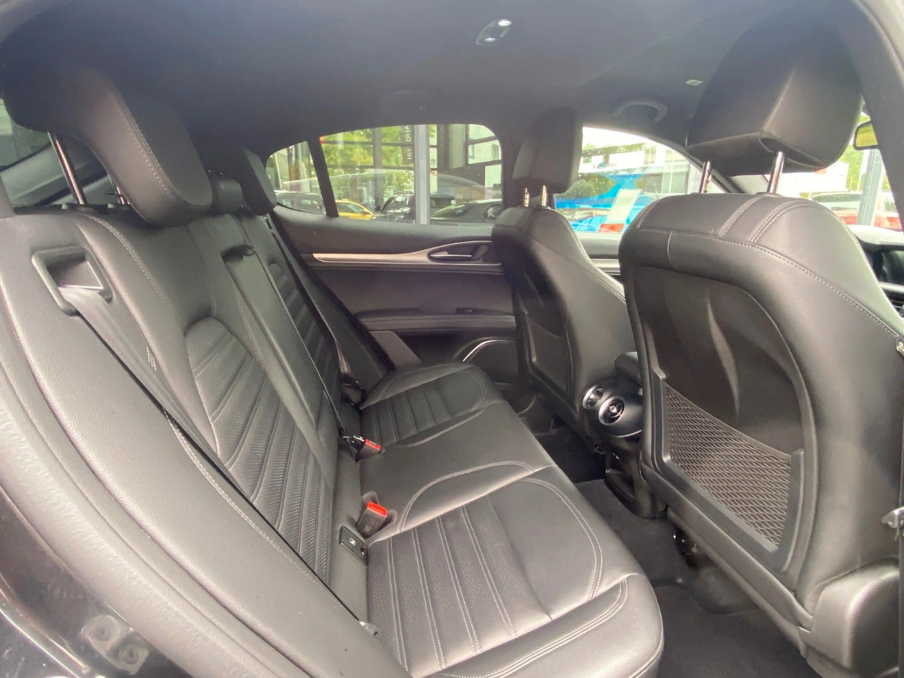 Alfa Romeo Stelvio Veloce Q4 — photo 11