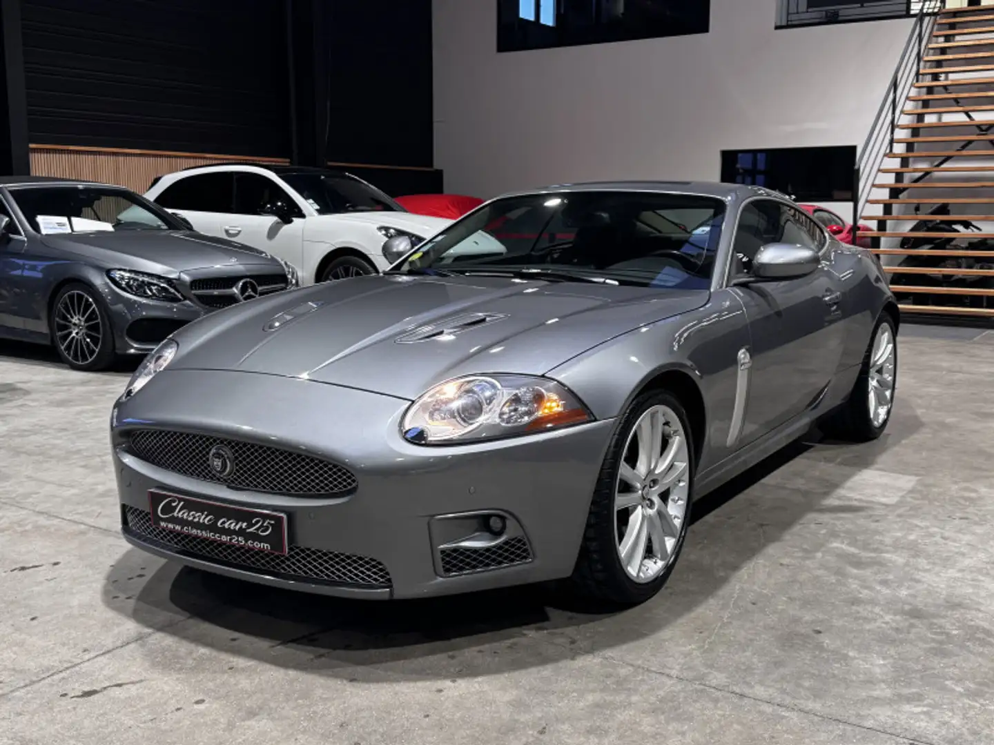 Jaguar XKR XK R (X150) - 1