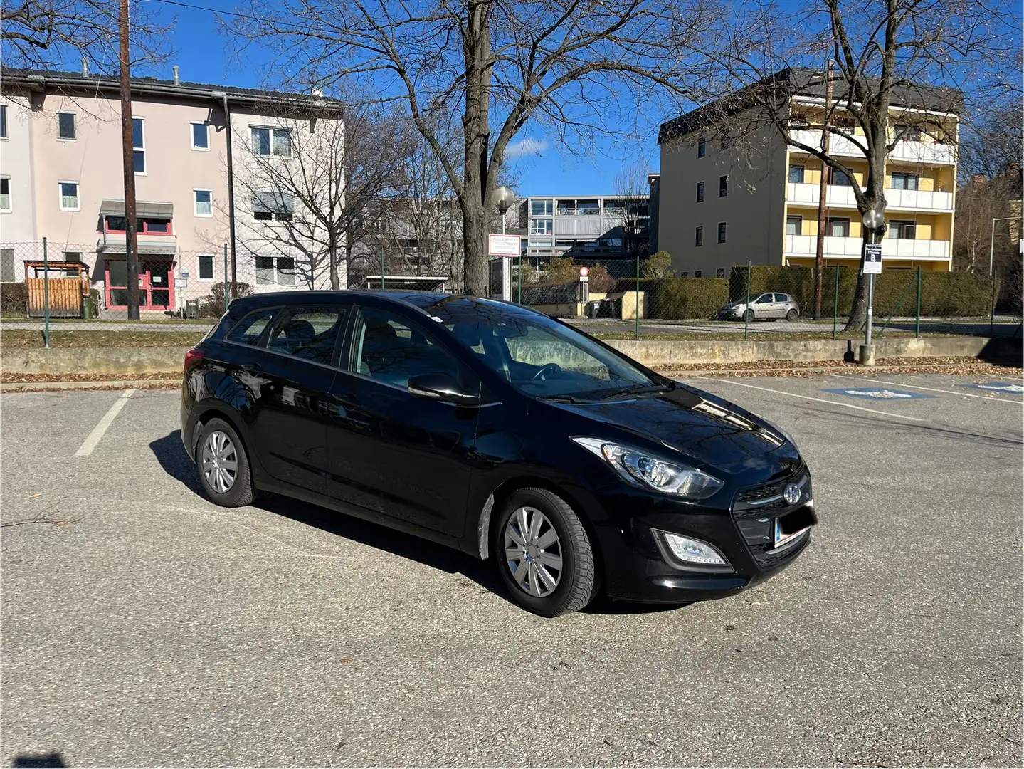 Hyundai i30 i30 CW 1,6 CRDi Start/Stopp Comfort Comfort Schwarz - 2