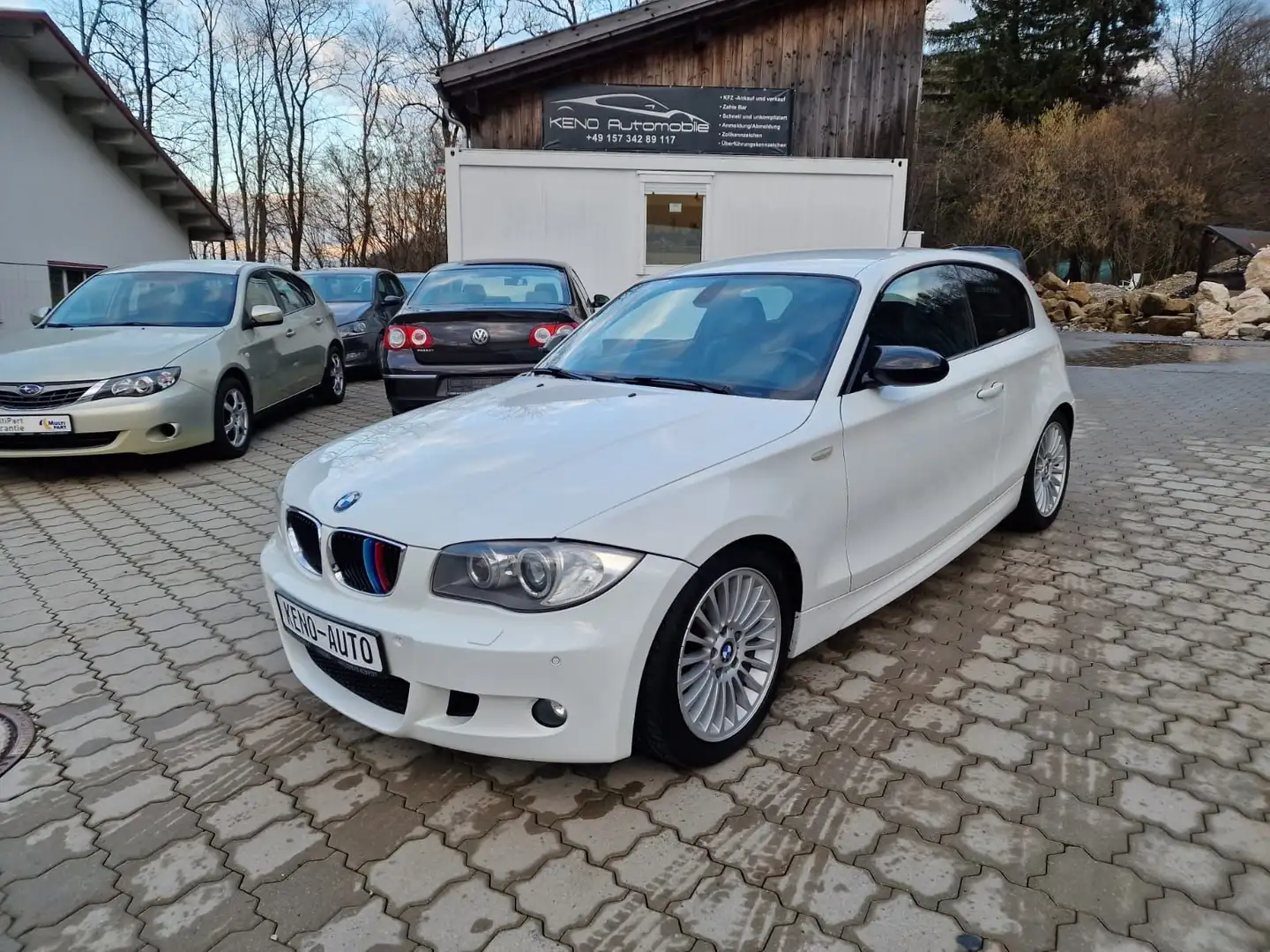 BMW 118 1 Lim. 118i Sport-Paket M Weiß - 1