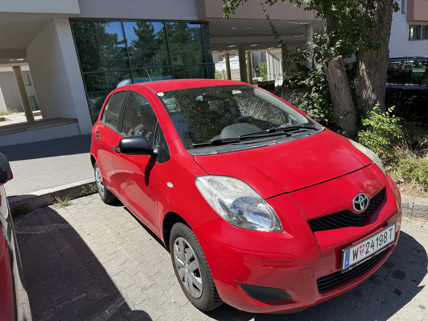 Toyota Yaris 1,0 VVT-i Luna - 1