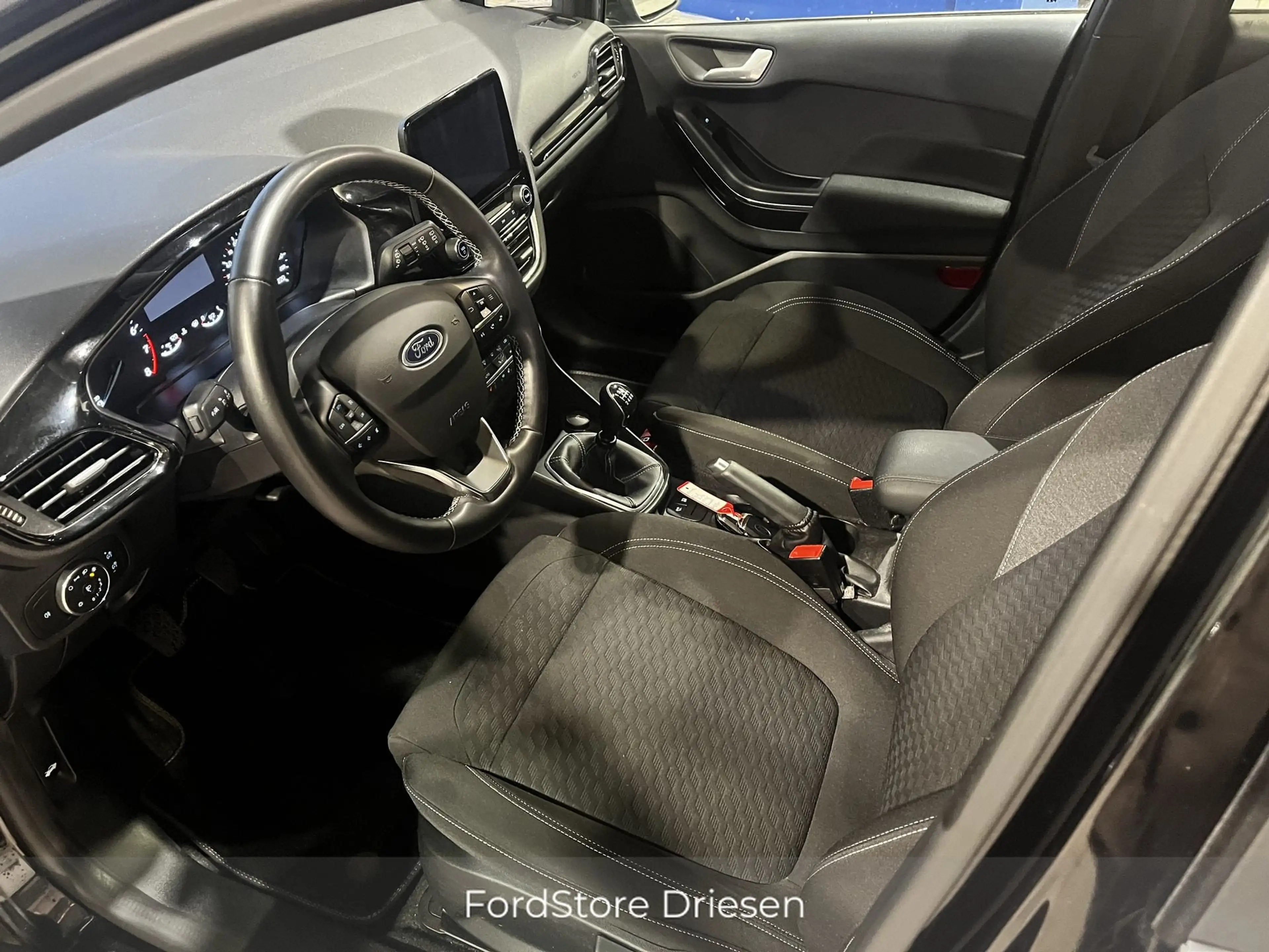 Ford Fiesta Titanium 1.0i 100pk 5d — photo 5