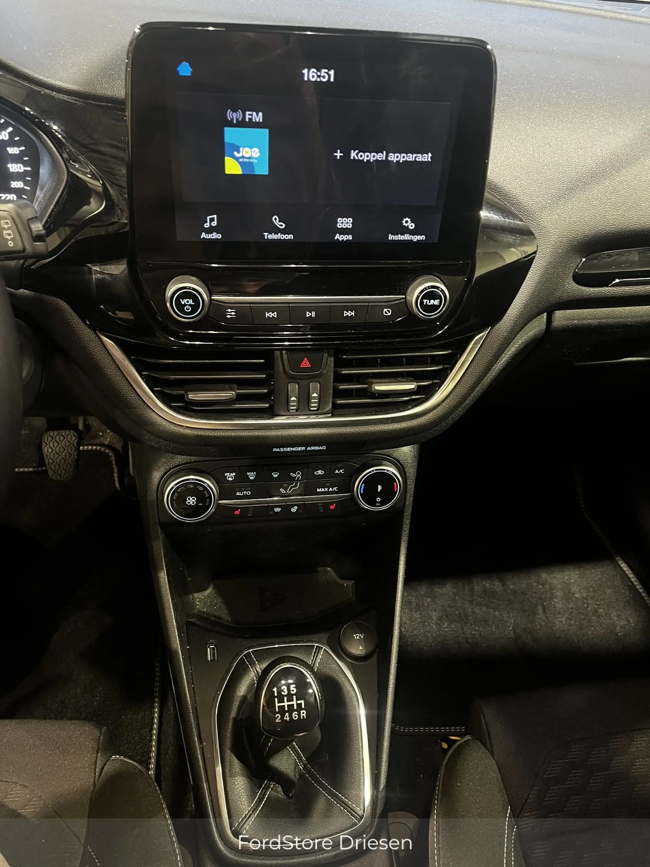 Ford Fiesta Titanium 1.0i 100pk 5d — photo 7