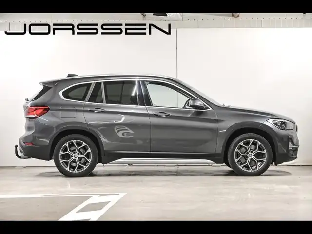 BMW X1 view 3