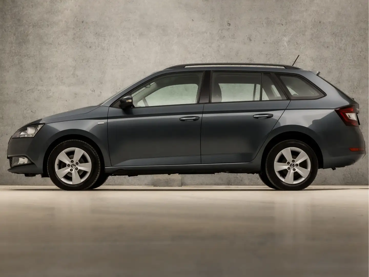 Skoda Fabia Combi 1.0 Sport (APPLE CARPLAY, NAVIGATIE, CLIMATE Grau - 2
