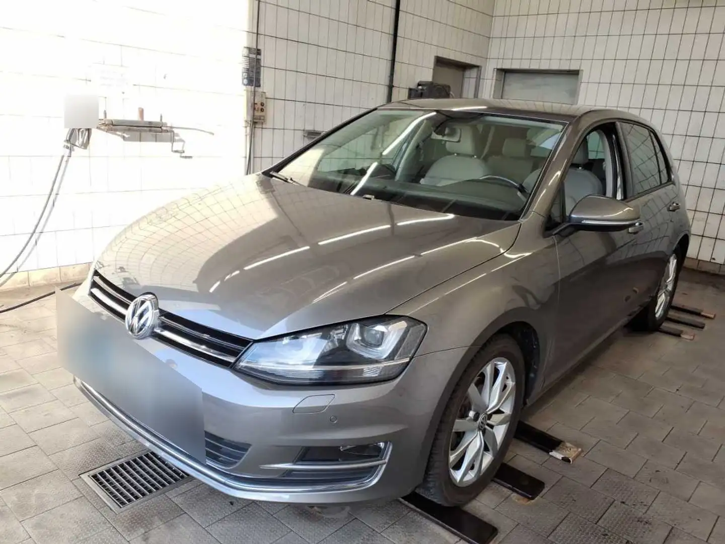 Volkswagen Golf VII Highline 1.4TSI XENON NAVI SHZ PDC BT Grijs - 2