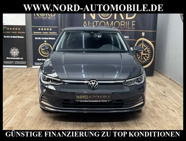 Volkswagen Golf view 4
