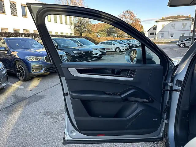 Porsche Cayenne III S E-Hybrid Aut. / AHK / Pano / PDCC / Head ... Ansicht 30
