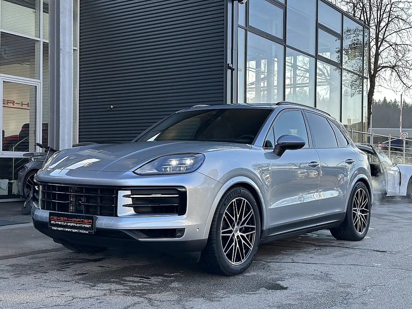Porsche Cayenne III S E-Hybrid Aut. / AHK / Pano / PDCC / Head ... Silber - 2