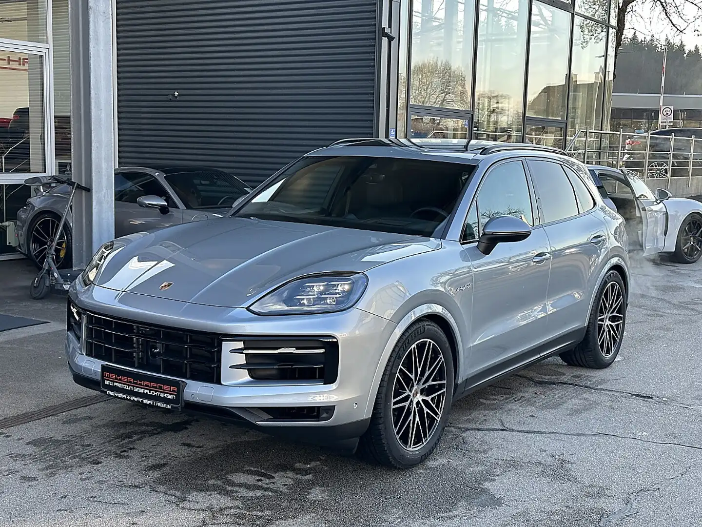 Porsche Cayenne III S E-Hybrid Aut. / AHK / Pano / PDCC / Head ... Silber - 1
