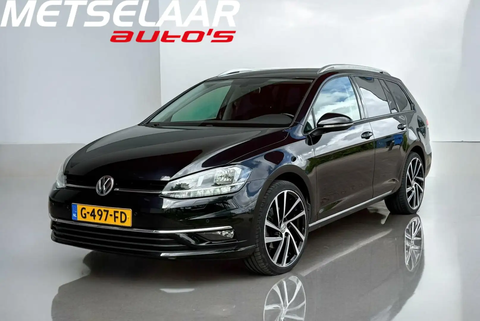 Volkswagen Golf 1.0 TSI Highline Zwart - 1