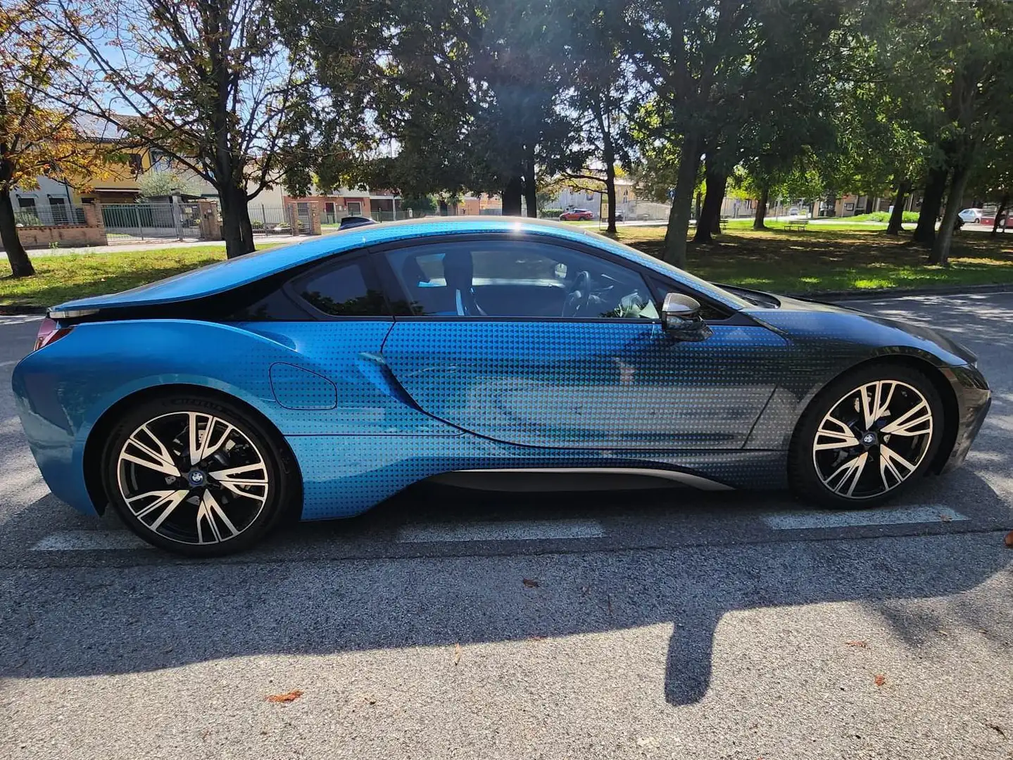 BMW i8 i8 Coupe CROSSFADE 1 OF 10 Blu/Azzurro - 2