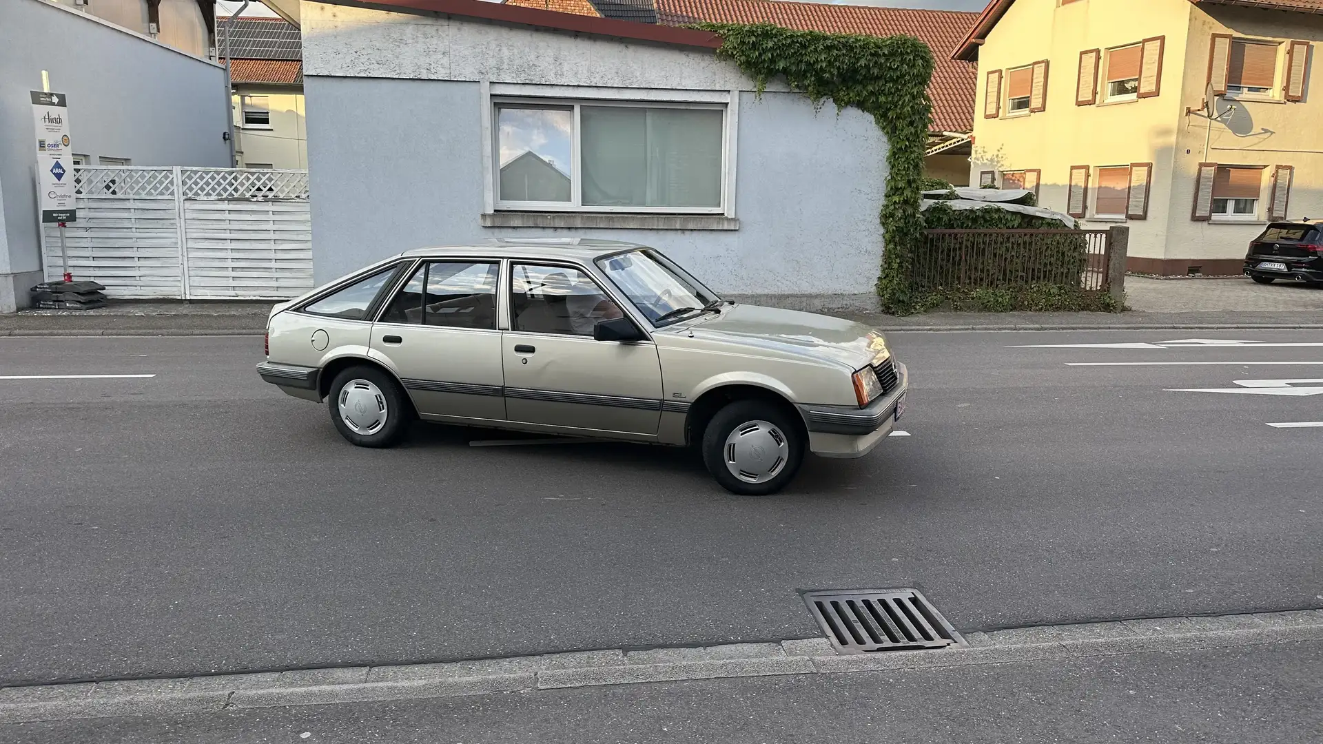 Opel Ascona Oro - 2