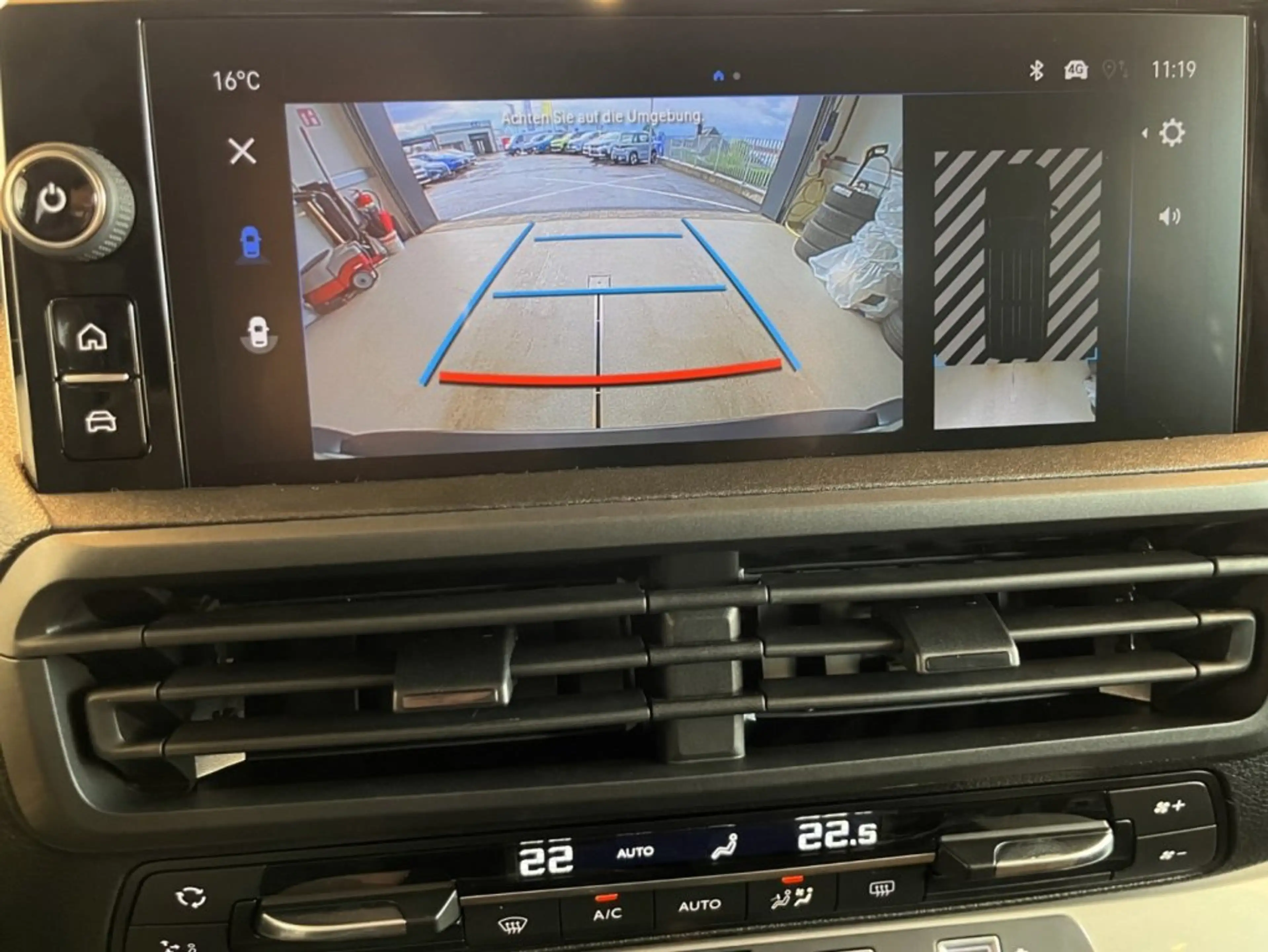 Opel Vivaro Kombi XL HDI 180 AT8 9-Sitzer — photo 21