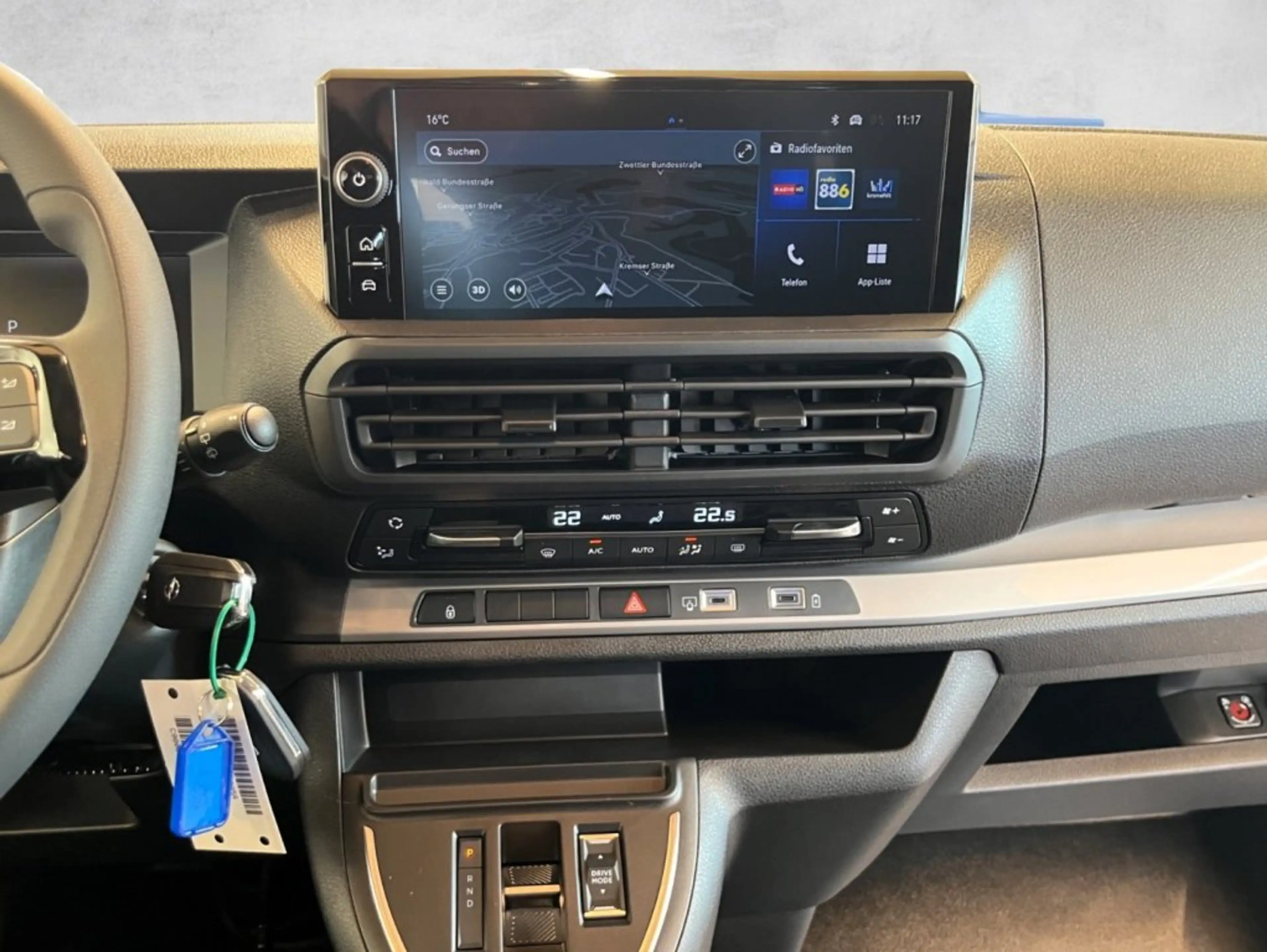 Opel Vivaro Kombi XL HDI 180 AT8 9-Sitzer — photo 15