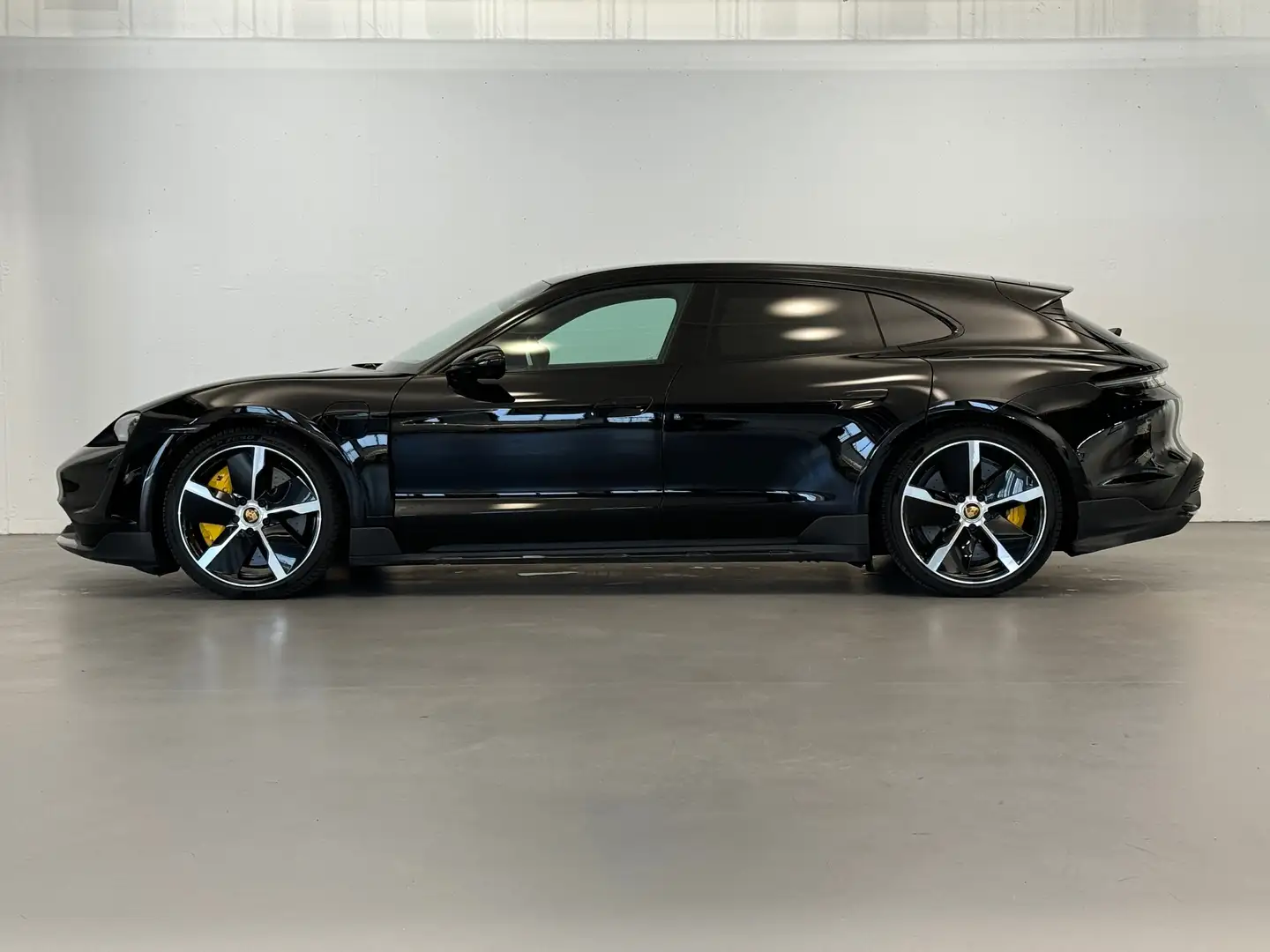 Porsche Taycan Turbo S Cross turismo Noir - 2